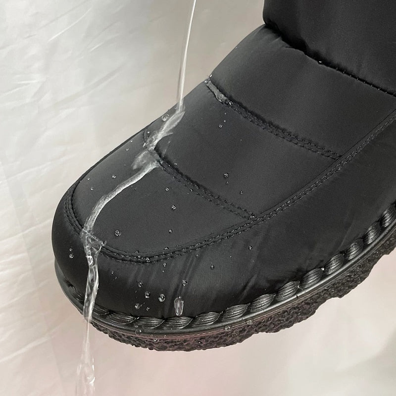 Bota Resistente e Impermeável Cano Médio - Caprici